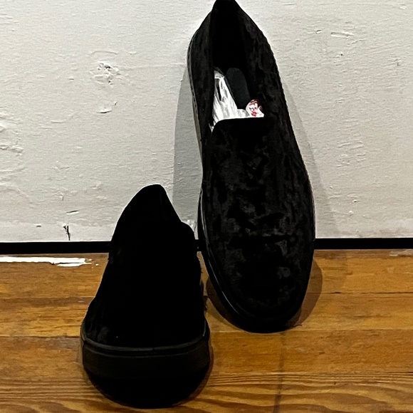Black velour slip on sneakers - Picture 1 of 7